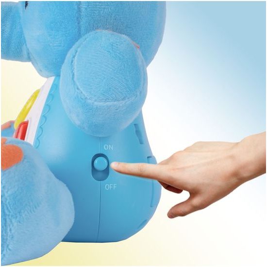 Interaktivní plyšový slon na baterie Little Animal