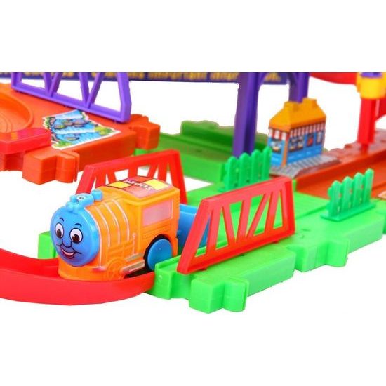 Parkovací garáž s lokomotivou na baterie Puzzle Parking