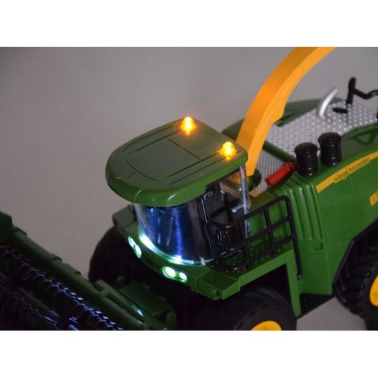 Kombajn na dálkové ovládání Silage Harvester