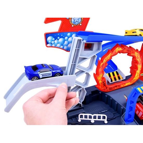 Záchranná stanice se 3 autíčky, helikoptérou a příslušenstvím Rescue Centre