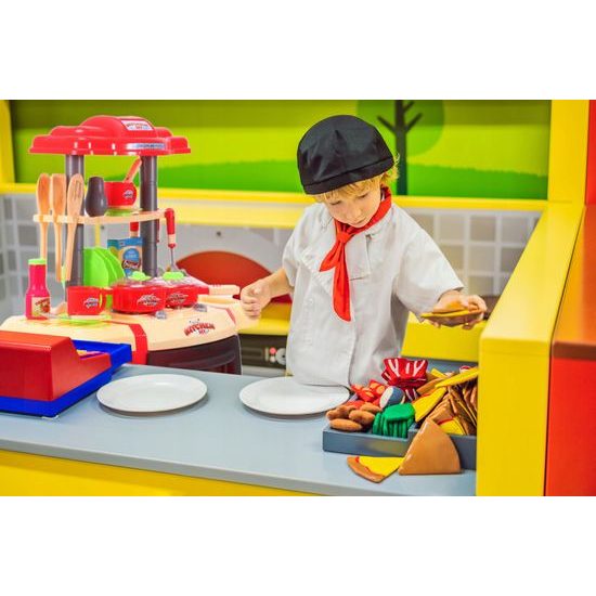 Dětská kuchyňka se zvuky a světlem Interest Kitchen červená