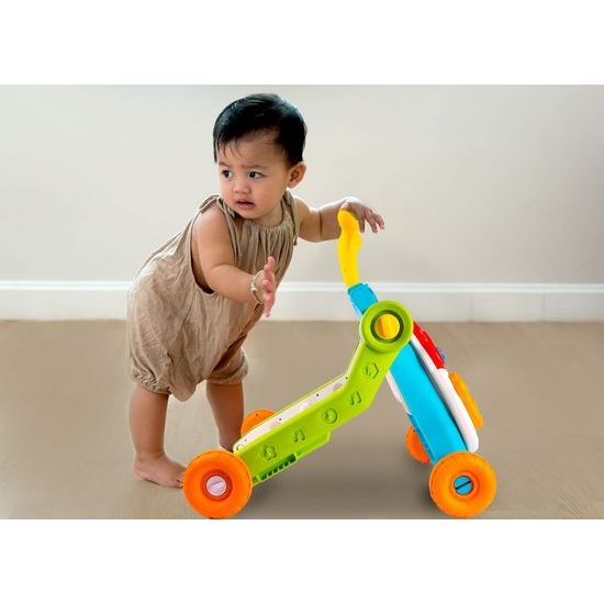 Interaktivní chodítko 5v1 s hracím stolečkem Music Stroller