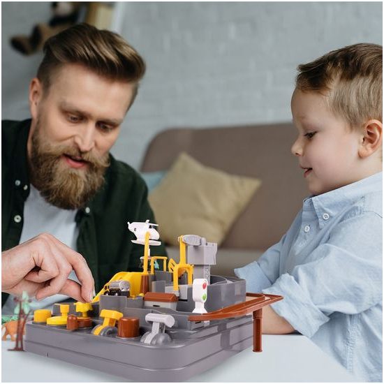 Interaktivní dětská dráha se 2 autíčky a helikoptérou Engineering Adventure