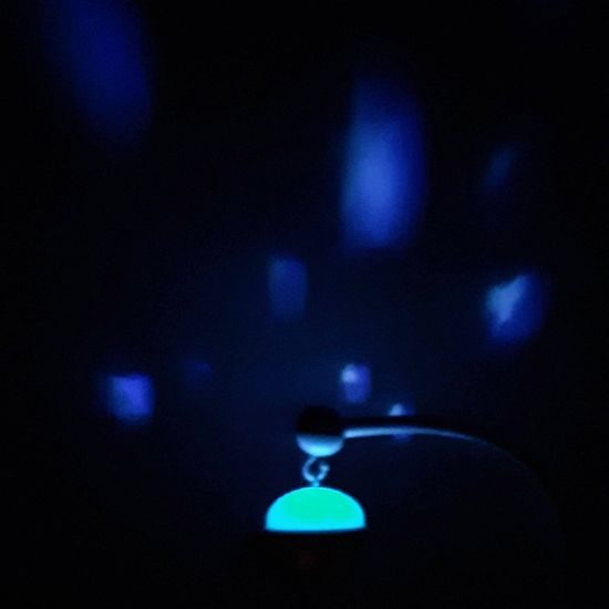 Kolotoč nad postieľku so zvieratkami a projektorom Bed Bell