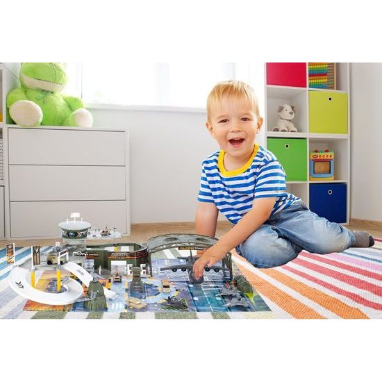 Dětská vojenská základna s letištěm Special Forces