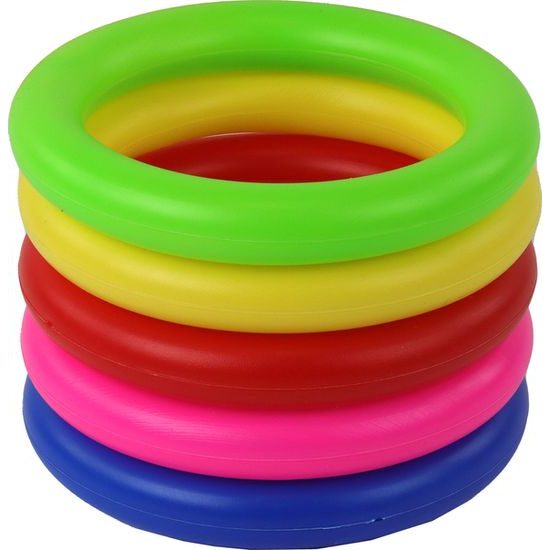 Arkádová hra Hoď barevné obruče na cíl