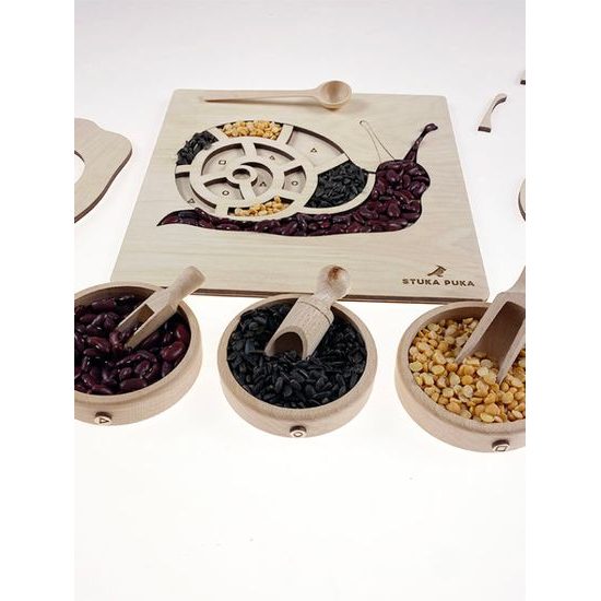 Montessori přesypávání - šnek- dřevěné edukativní puzzle