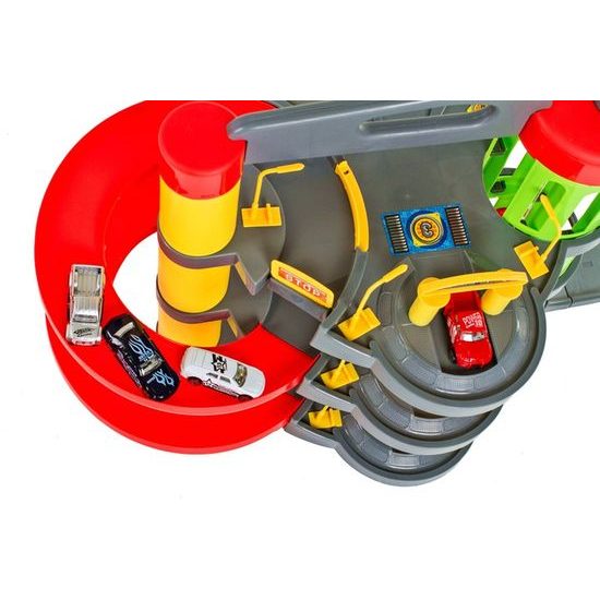 Doris 3 patrová garáž s výtahem, myčkou, na baterie