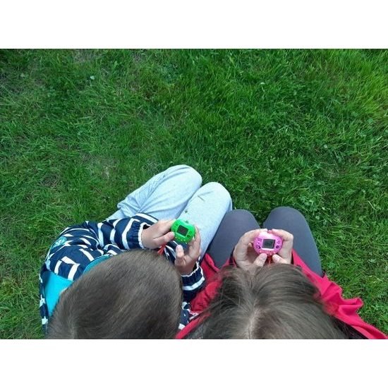 Zvířátko elektronické - přívěsek se šňůrkou - mix 3 barvy