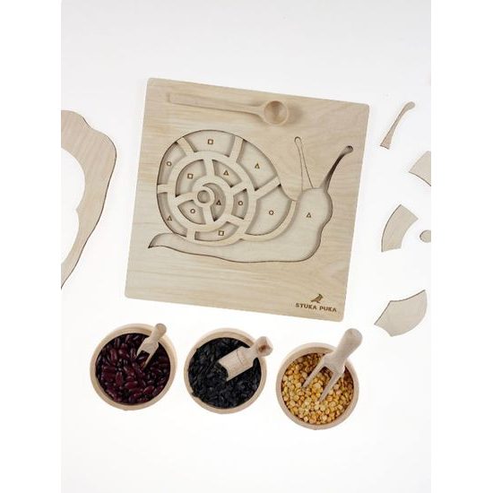 Montessori přesypávání - šnek- dřevěné edukativní puzzle