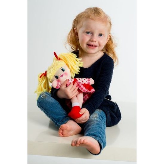 Panenka Lucinka česky zpívající