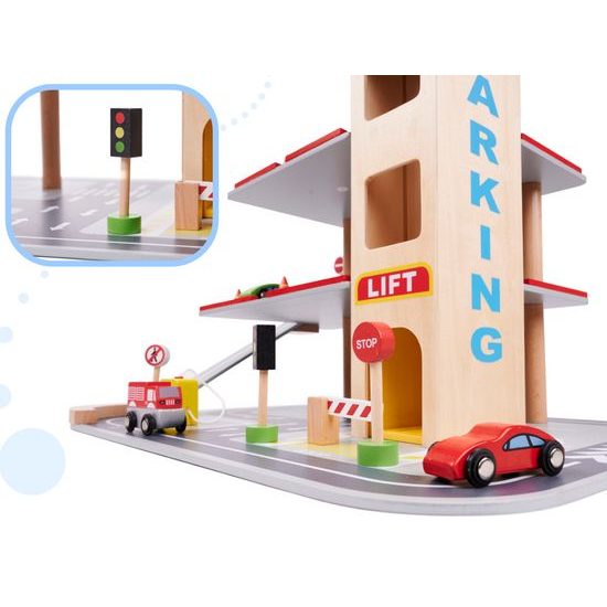 Dřevěná patrová garáž s výtahem a autíčky Lulilo