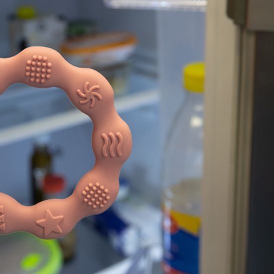 Silikonový kroužek na kousání růžový