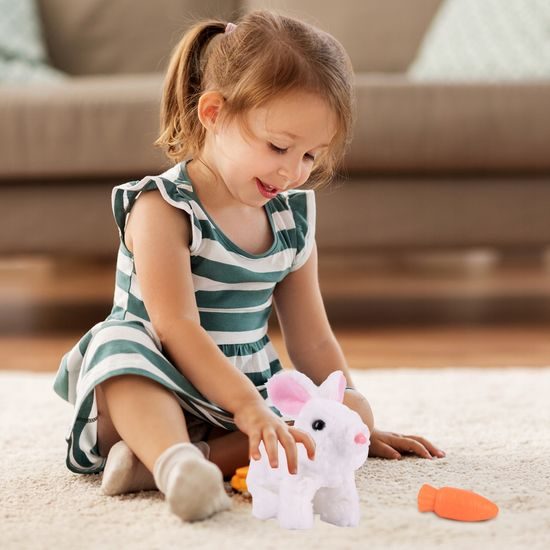 Interaktivní plyšový králíček v přepravce Plush Pet - bílý