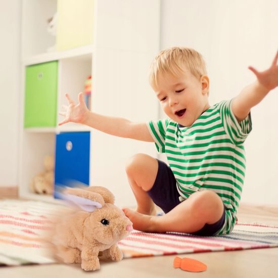 Interaktivní plyšový králíček v přepravce Plush Pet - hnědý