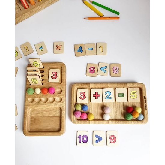 Deska s barevnými číslicemi 1-10