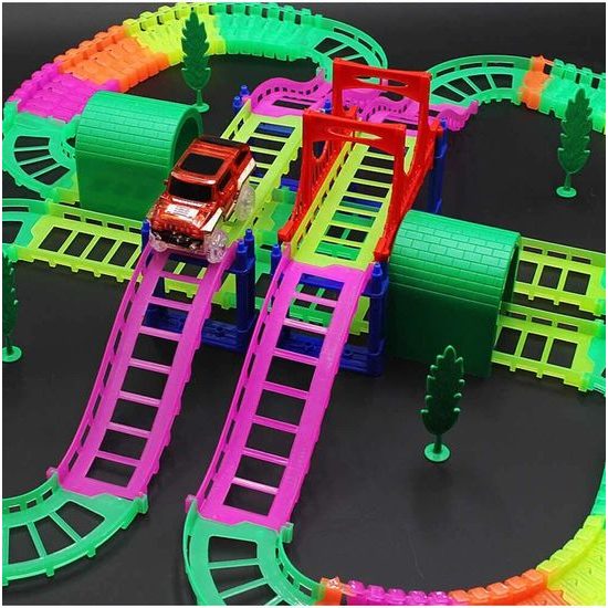 Svítící autodráha s autíčkem na baterie 135 dílků Luminous Rail