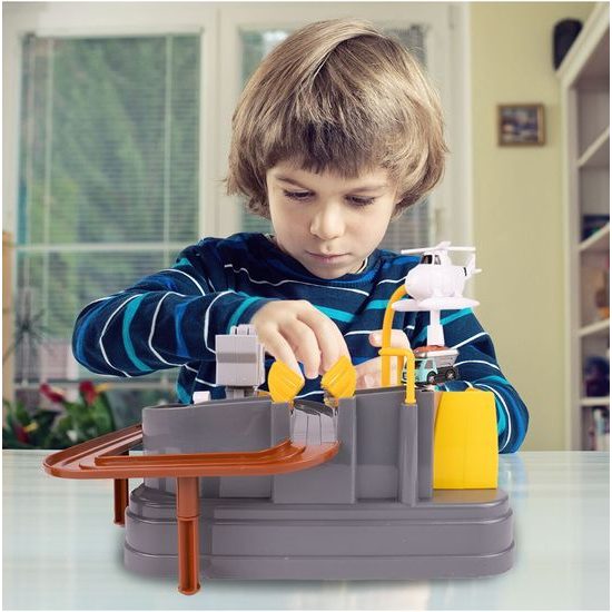 Interaktivní dětská dráha se 2 autíčky a helikoptérou Engineering Adventure