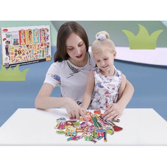 Dřevěná magnetická ukládačka se 4 modelkami Fashion Dress-Up