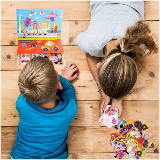 Dřevěná magnetická ukládačka Dopravní prostředky - 94 kusů