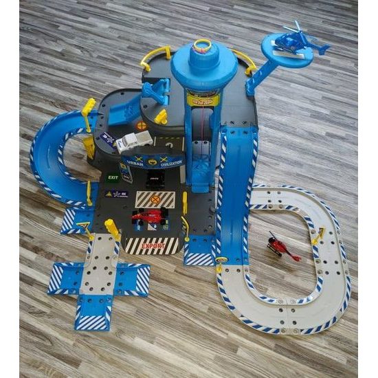 Policejní centrum s dráhou, autíčky a helikoptérou Police Station