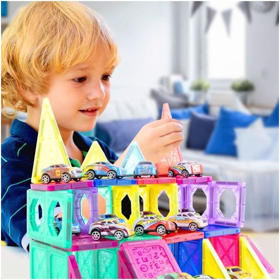 Magnetická stavebnice Magnet Blocks 68 dílů + 20 autíček