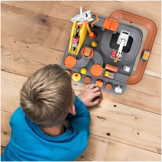 Interaktivní dětská dráha se 2 autíčky a helikoptérou Engineering Adventure