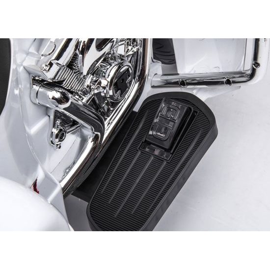 Elektrická tříkolová motorka Goldwing bílá