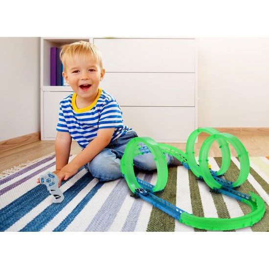 Svítící autodráha s autíčkem na baterie a dálkovým ovladačem Rapid World