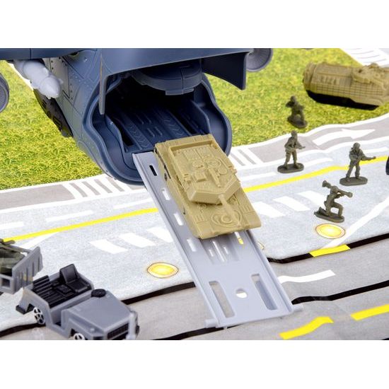 Dětské vojenské letiště s velkým letadlem a příslušenstvím Military Aircraft