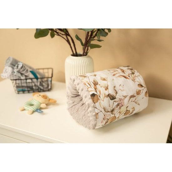 Polstrovaný rukávník na krmení eukalyptus