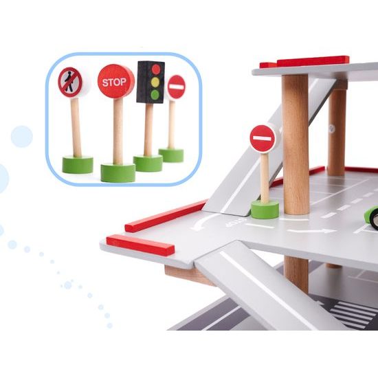 Dřevěná patrová garáž s výtahem a autíčky Lulilo