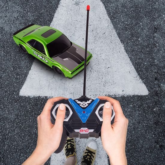 Závodní auto na dálkové ovládání Speed King S90 zelené 1:24