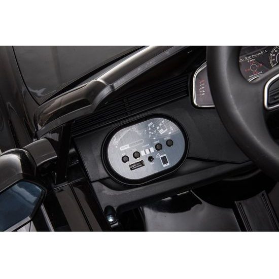 Elektrické auto Audi RS Q8 černé