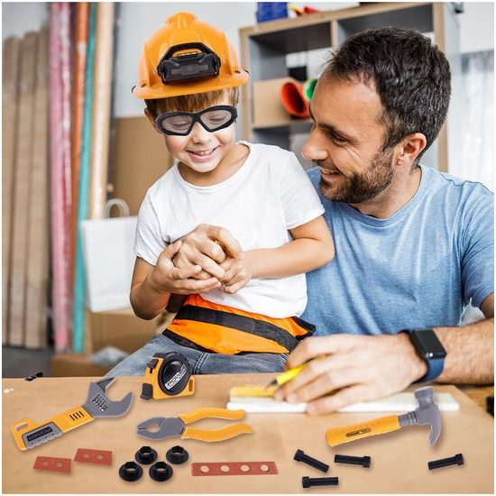 Velká sada dětského nářadí s helmou na baterie a vestou