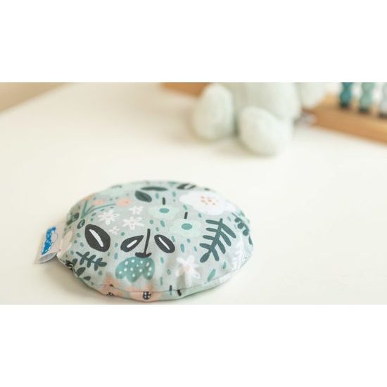 Termo polštářek s třešňovými peckami - zelené květy