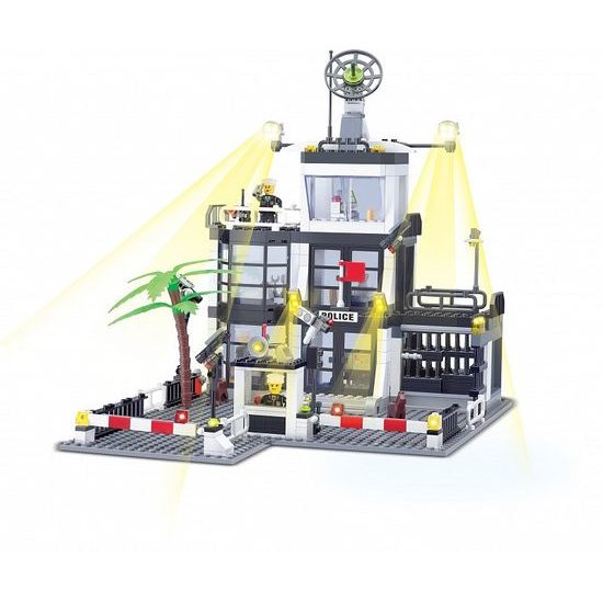 POŠKOZENÝ OBAL Blocki velká policejní stanice 631 dílků