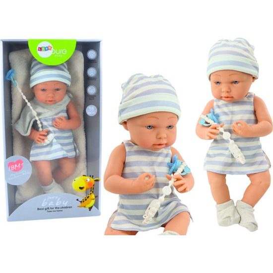 Panenka miminko v modrobílém oblečení