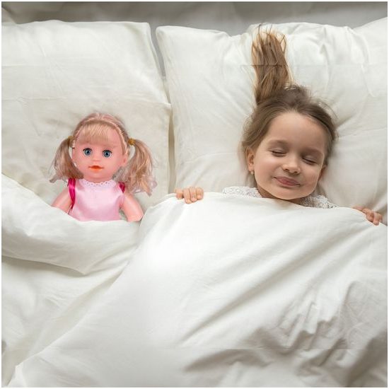 Postýlka pro panenku Play House 37 cm s panenkou a příslušenstvím