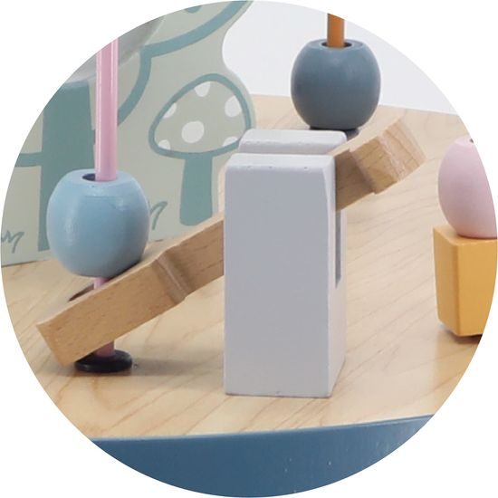 Dřevěný stoleček s aktivitami Viga