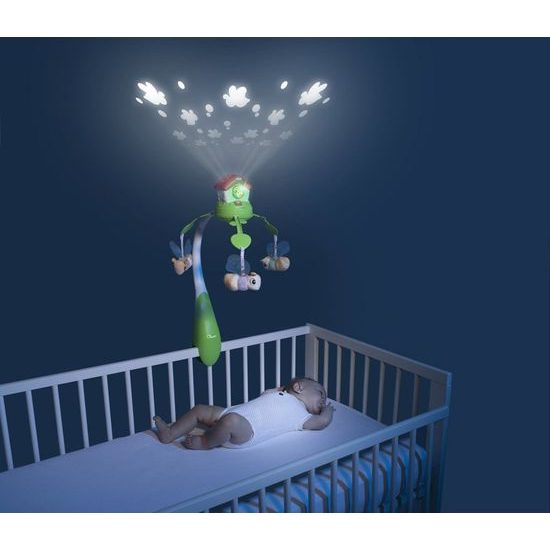 Kolotoč nad postýlku včelky