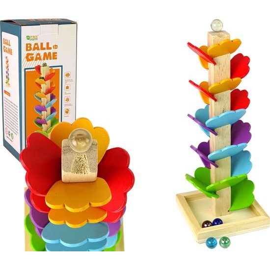 Dřevěná kuličková dráha ve tvaru stromu