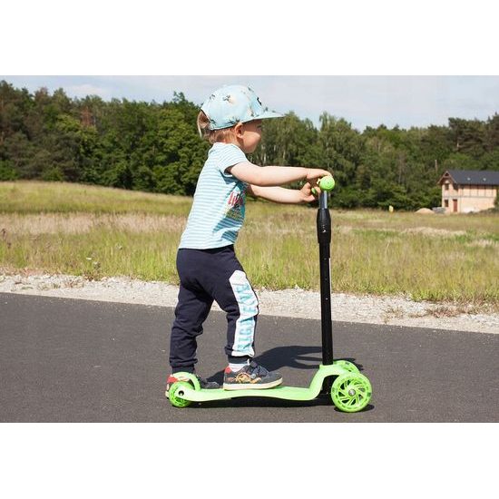 Dětská koloběžka Glow Scooter se svítícími koly zelená