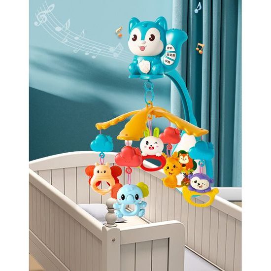 Kolotoč nad postýlku s melodiemi, projektorem a dálkovým ovládáním Veverka