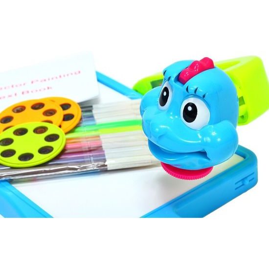 Projektor s kreslící tabulkou a 21 šablonami Dráček