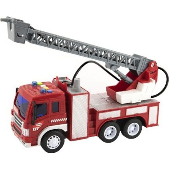 Auto hasiči - stříkací vodu - na baterie
