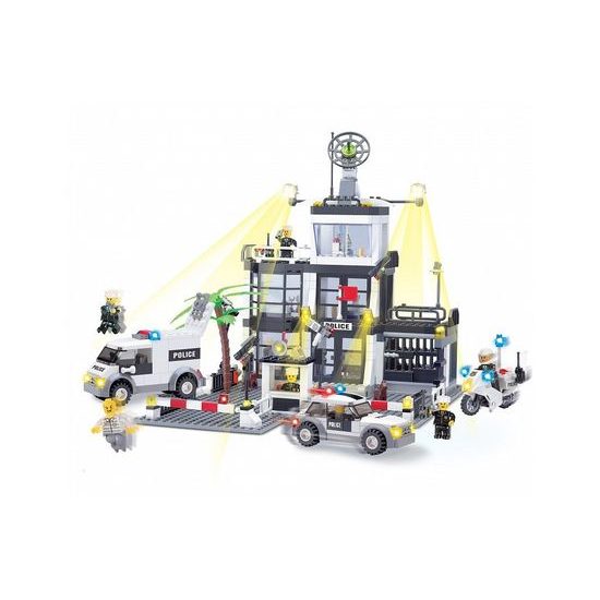 POŠKOZENÝ OBAL Blocki velká policejní stanice 631 dílků