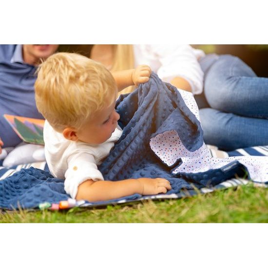 SVĚTLÁ DEKA MINKY 75 x 100 ŠEDÉ KVĚTY