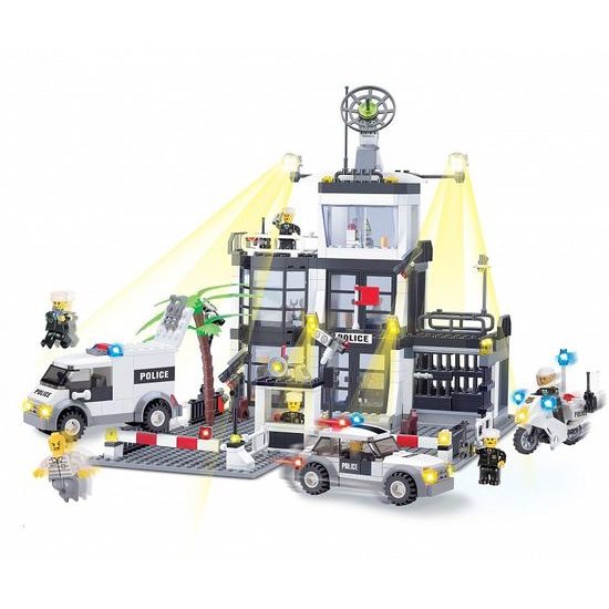 POŠKOZENÝ OBAL Blocki velká policejní stanice 631 dílků