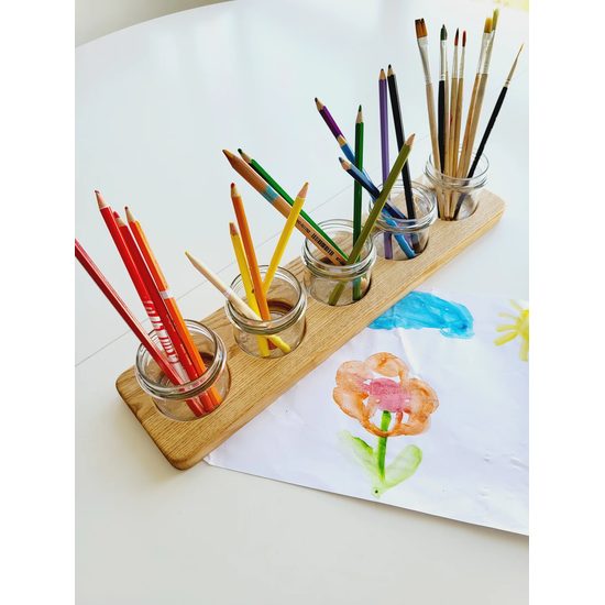 Dřevěný držák se sklenicemi na barvy